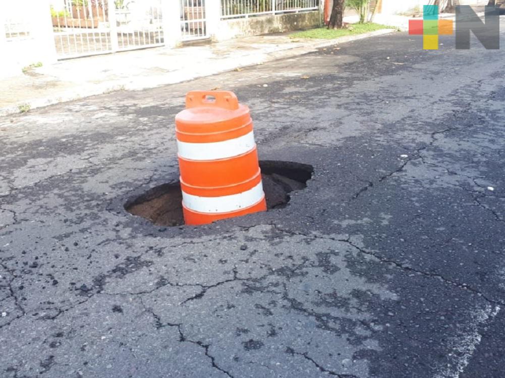 Nuevo hundimiento se forma en calles del municipio de Veracruz