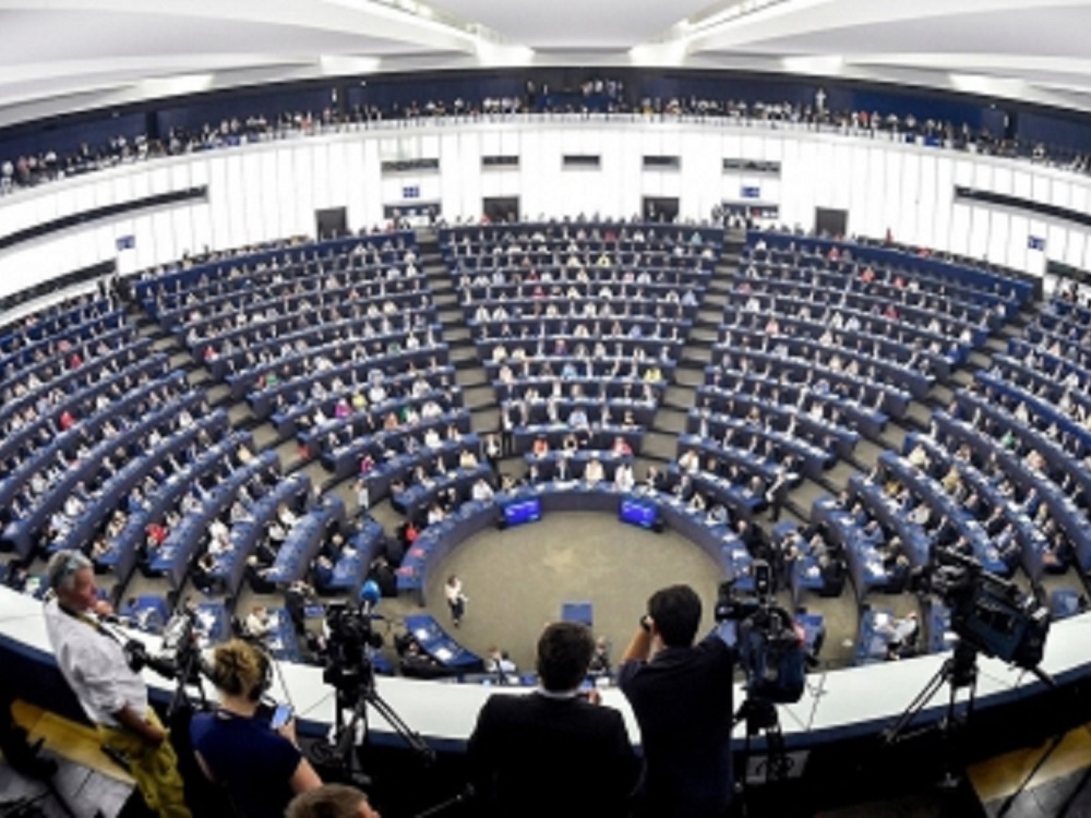 Parlamento Europeo rechaza Brexit sin salvaguarda para Irlanda