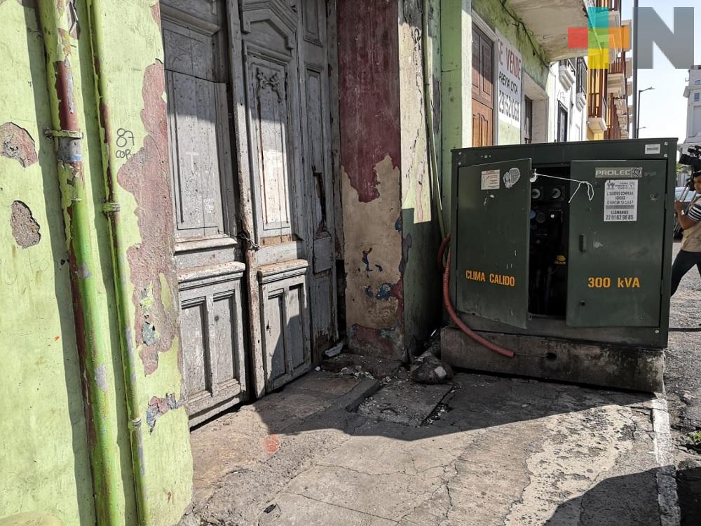 Transformador de energía pone en peligro a peatones en municipio de Veracruz