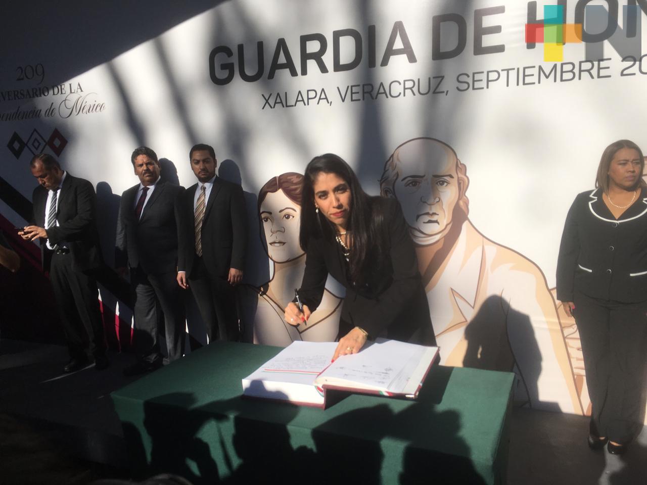 Acude encargada de la Fiscalía General del Estado a Guardia de Honor