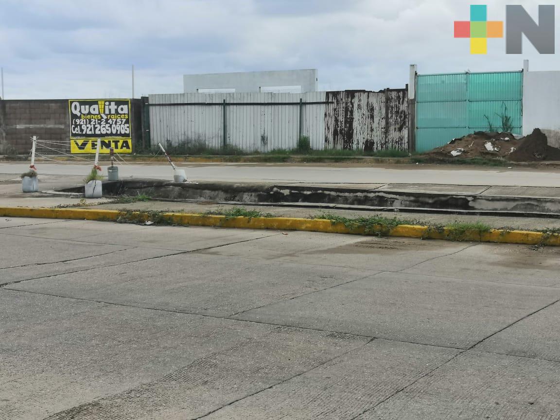 Vecinos piden barandales en cuneta de la colonia Punta Caracol