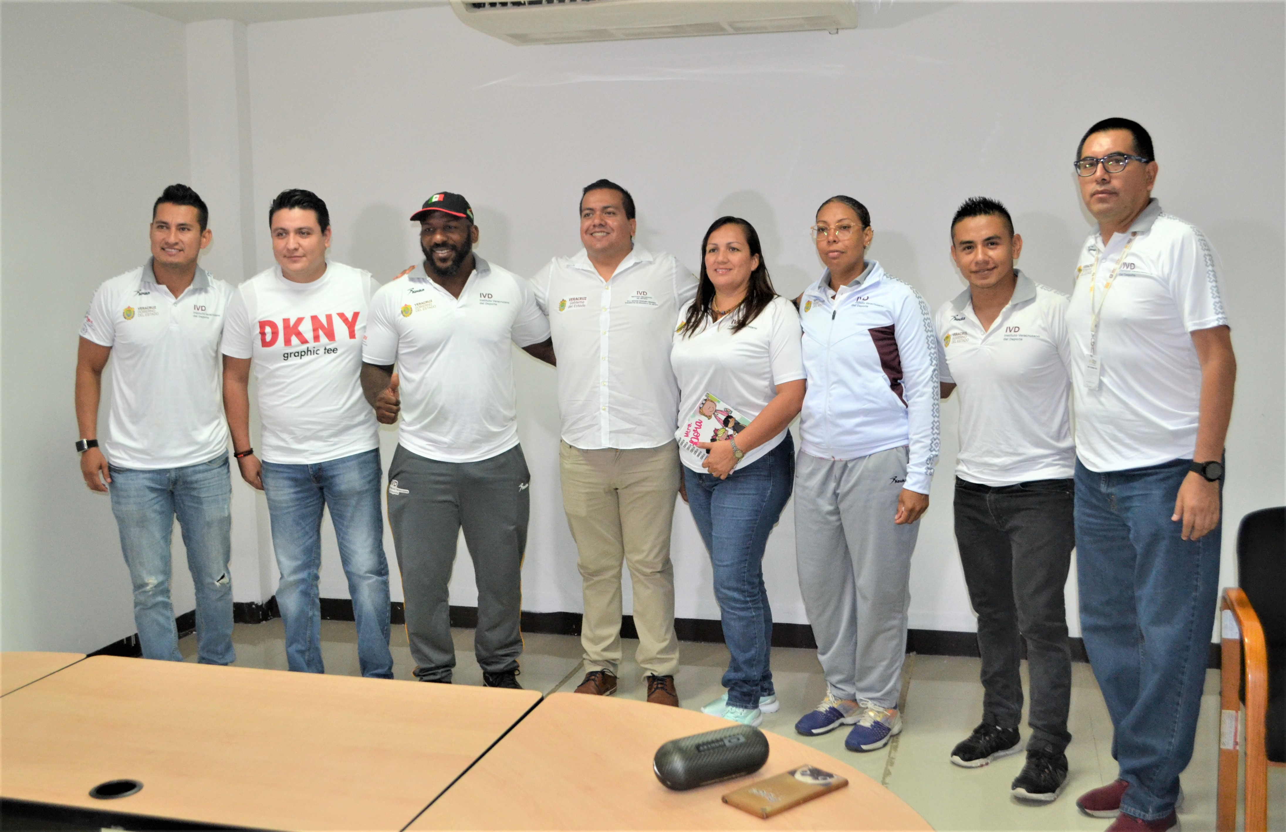 Lanzan Programa para Detección de Talentos en Esgrima y Pesas
