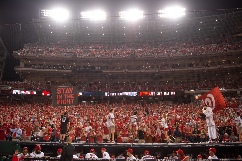 Washington a un triunfo de jugar la Serie Mundial de Beisbol