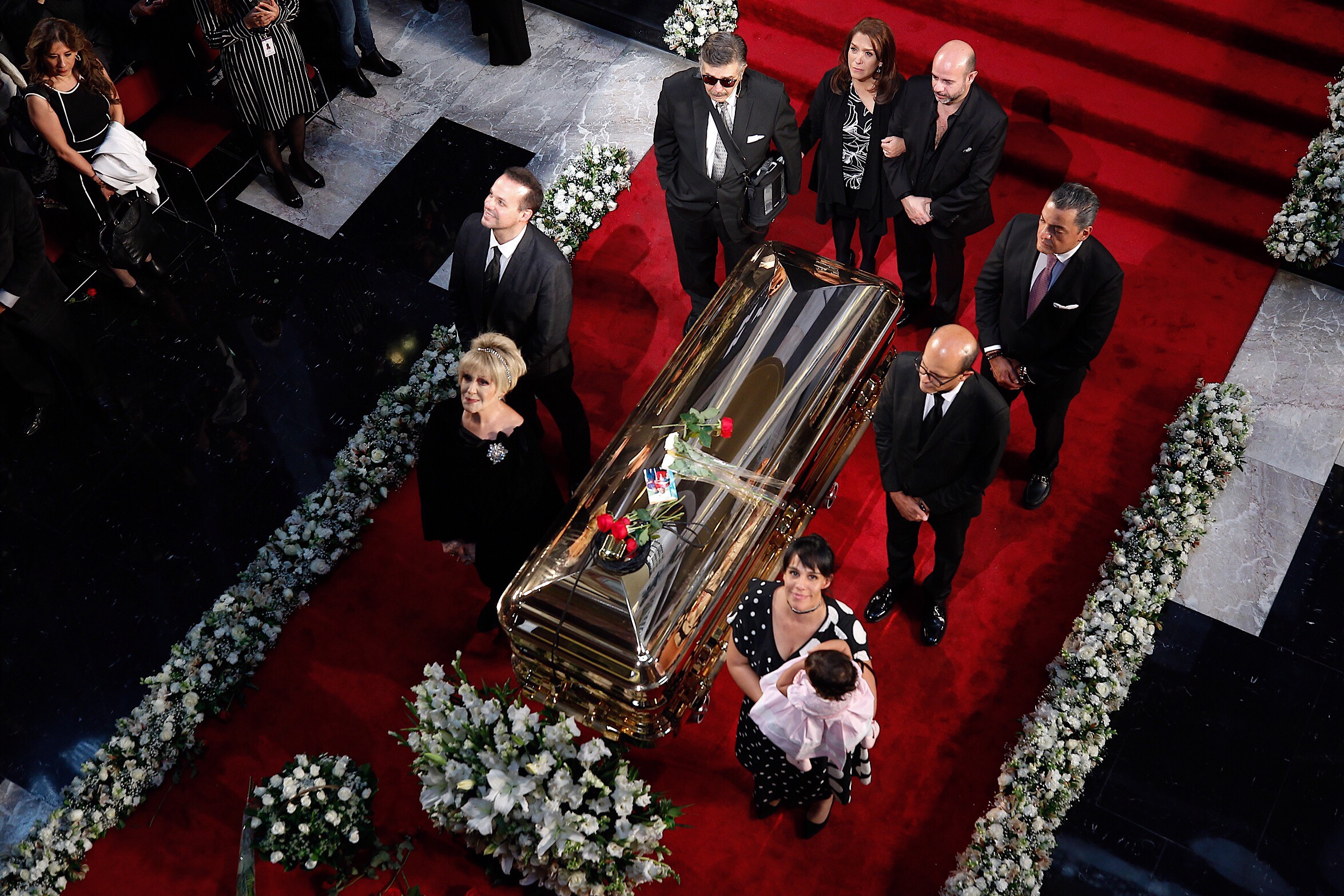 Dan último adiós al «Príncipe de la Canción» en Bellas Artes
