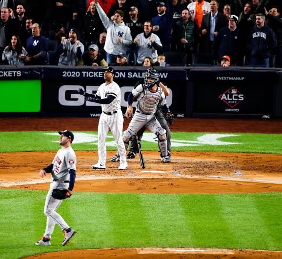 Yanquis se niega a morir, gana 4-1 a Astros de Houston