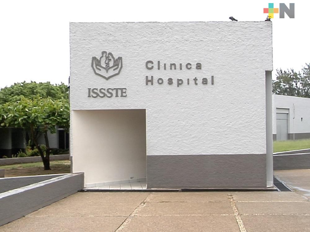 A través de videollamadas, pacientes con coronavirus, tienen contacto con familiares