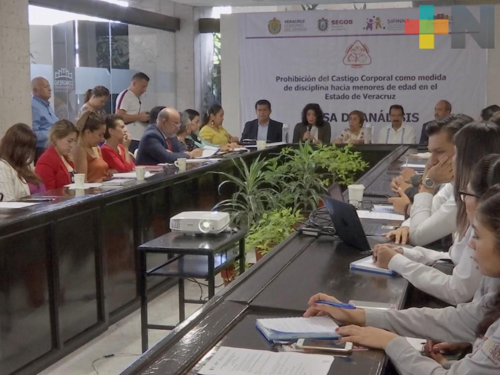 Realizan mesa de análisis “Prohibición del castigo corporal como medida de disciplina hacia menores de edad en Veracruz”