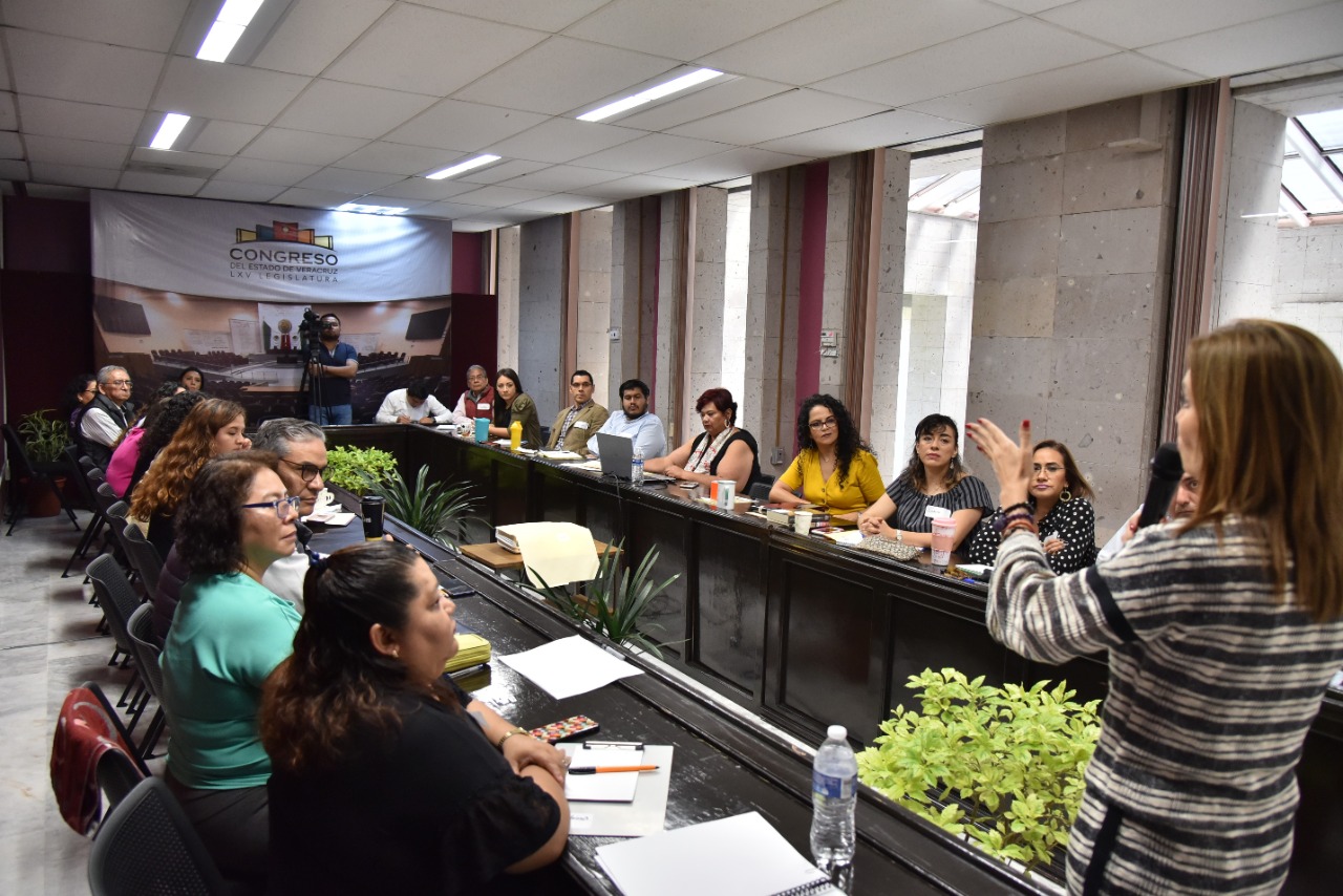 Capacitan a asesoras y asesores sobre igualdad entre mujeres y hombres