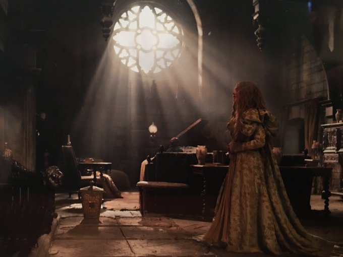 Comparte Guillermo del Toro fotografías de “La Cumbre Escarlata”