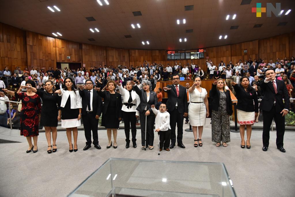 Toman protesta los nuevos 13 magistrados del Poder Judicial