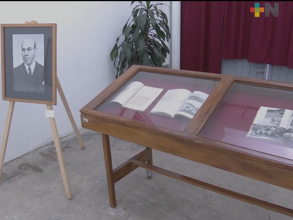 Entregan su acervo personal del exgobernador Ángel Carvajal al Archivo General del Estado de Veracruz