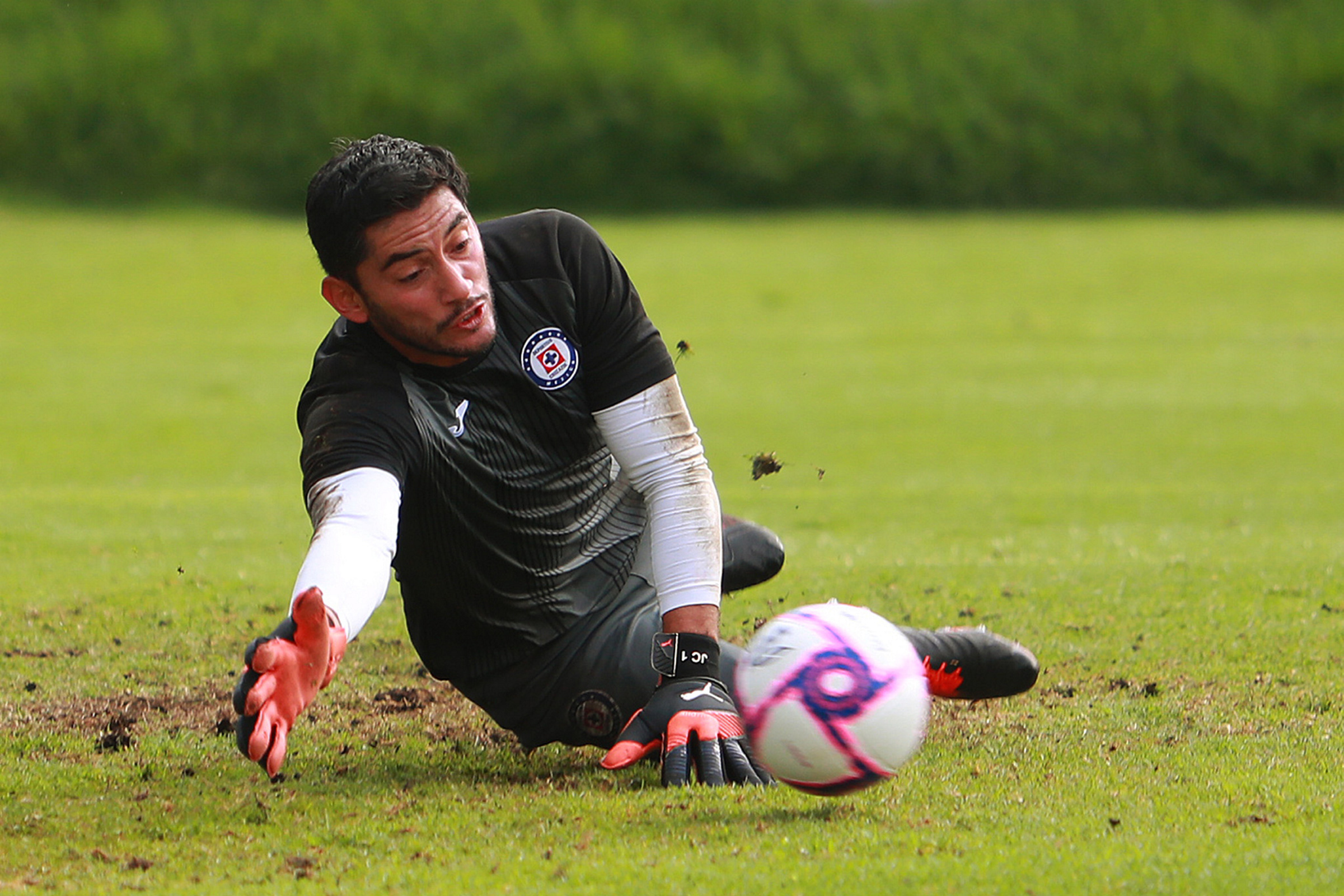 Nadie tiene segura su continuidad en Cruz Azul, ni Jesús Corona