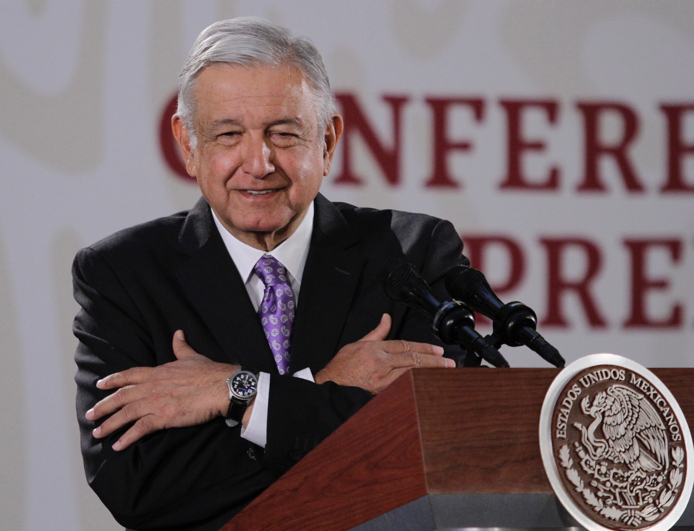 Garantiza AMLO no privatizar agua; pide revisar legislación en estados