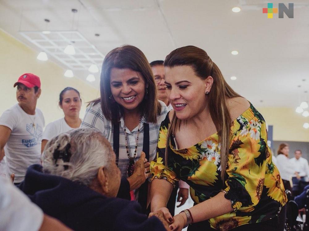 DIF Estatal entregó aparatos funcionales a cosamaloapeños