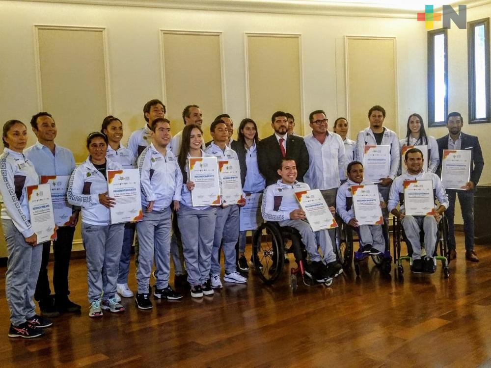 Reconoce gobierno estatal a deportistas veracruzanos
