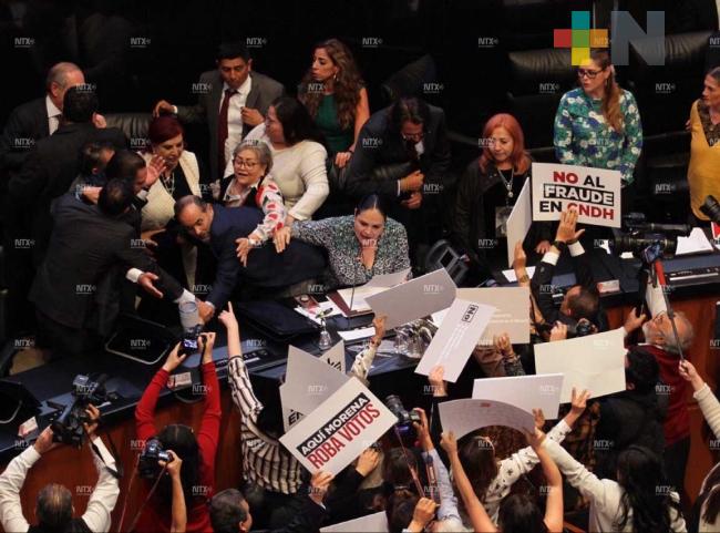 Entre jaloneos, Rosario Piedra rinde protesta como presidenta de la CNDH