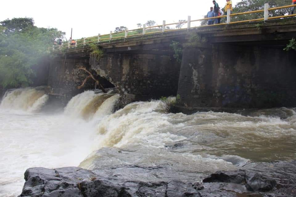 Fueron abiertas compuertas de presa Canseco en Los Tuxtlas