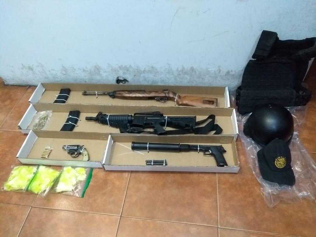 Detiene SSP a 2 por delitos contra la salud y portación ilegal de arma de fuego