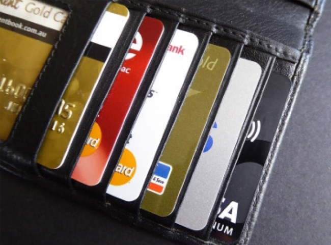 Citibanamex y BBVA, con comisiones más altas en tarjetas de crédito