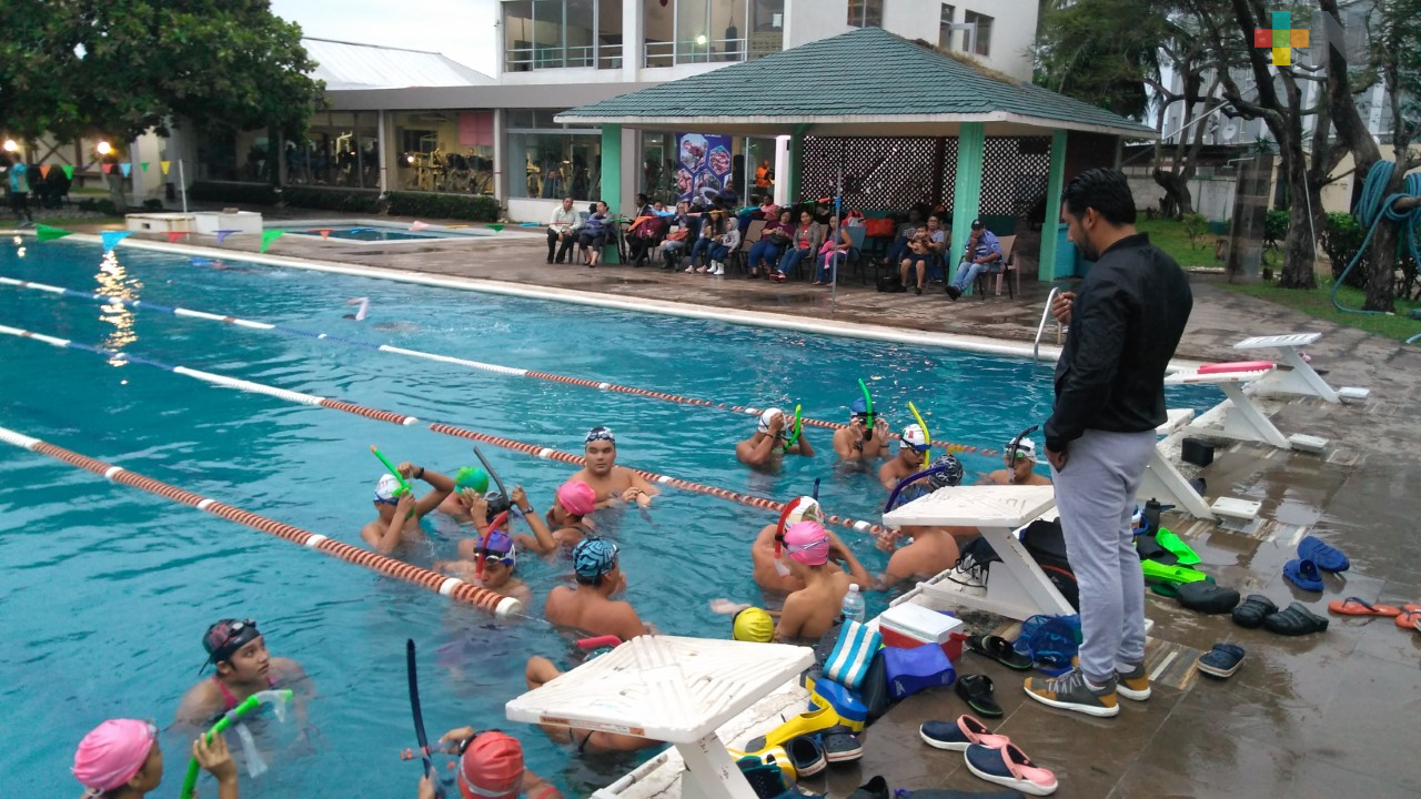 Nadadores de Club Britania ganaron dos títulos en Estatal de Curso Corto