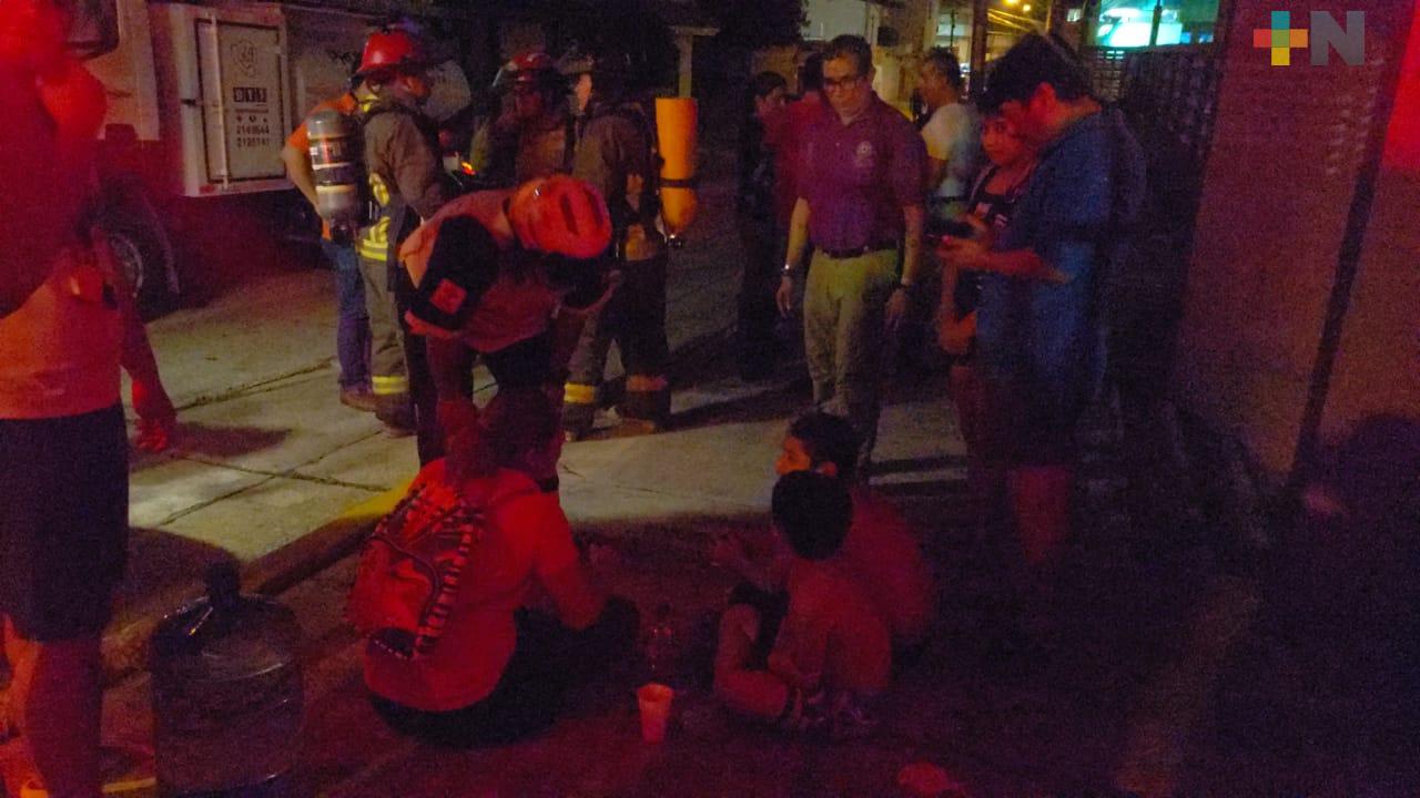 Menores se intoxican en alberca de Coatzacoalcos
