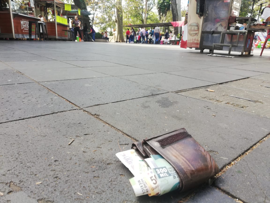 Con las tradicionales bromas, recuerdan en esta capital el Día de los Inocentes