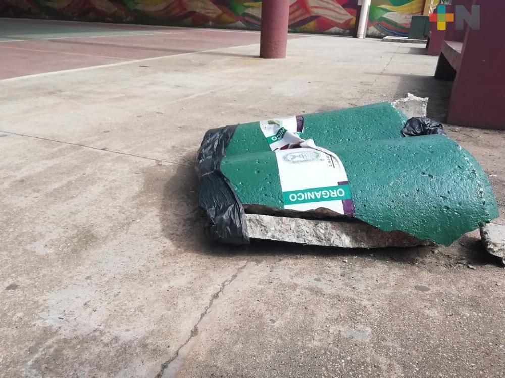 Por segunda ocasión destruyen contenedores de basura en el puerto de Coatzacoalcos