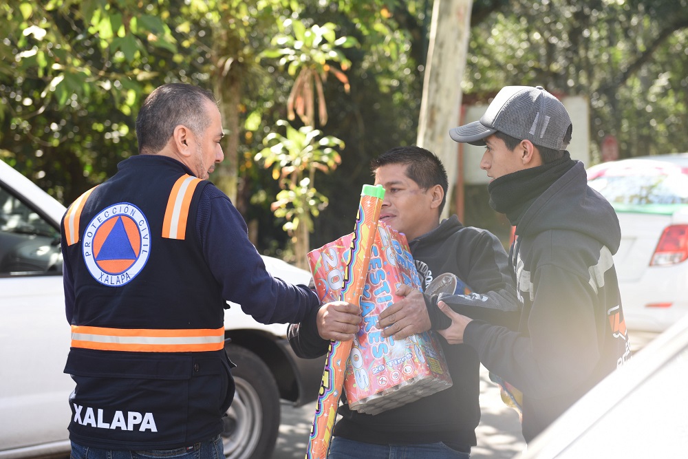 Realizan operativo contra pirotecnia en Xalapa