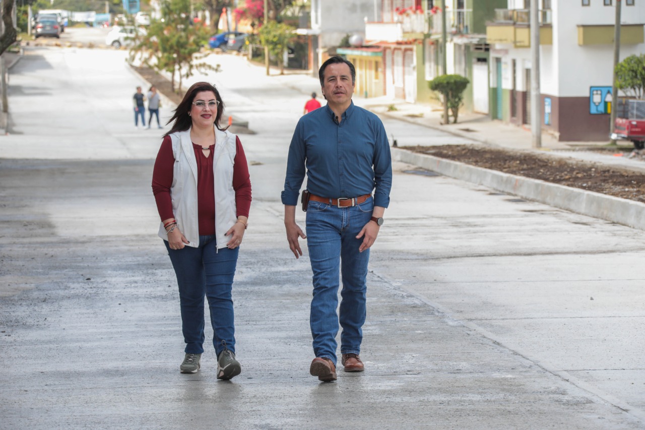 Supervisó Cuitláhuac García Jiménez pavimentación de la calle Rafael Aguirre Cinta