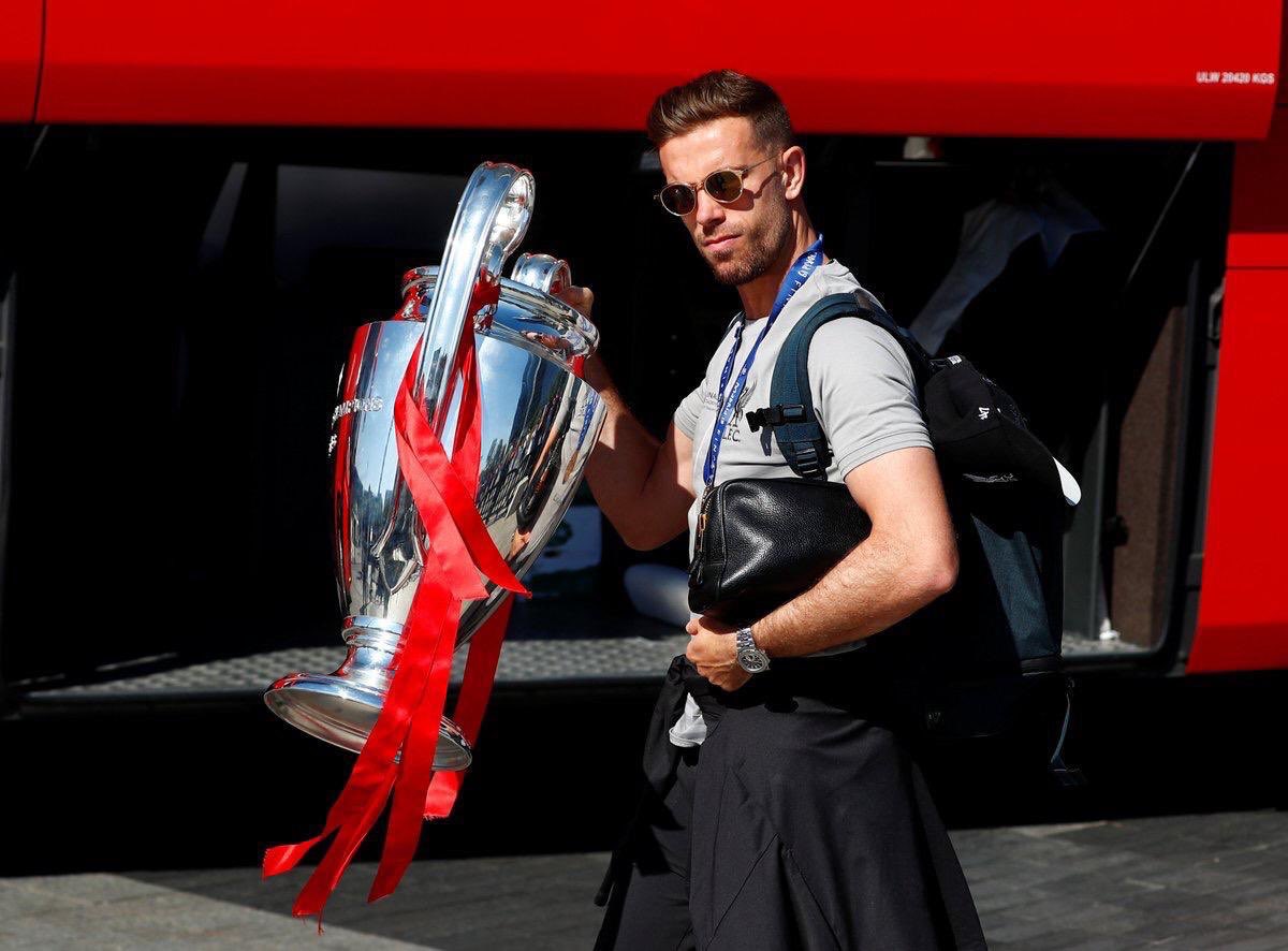 Jordan Henderson es reconocido como el Jugador del Año de Inglaterra