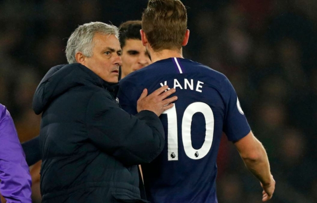 José Mourinho a favor de reanudar y completar Premier League