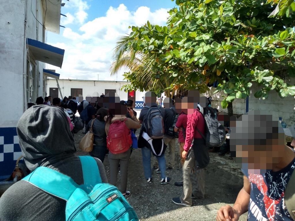 Cierran frontera de Chiapas por caravana migrante