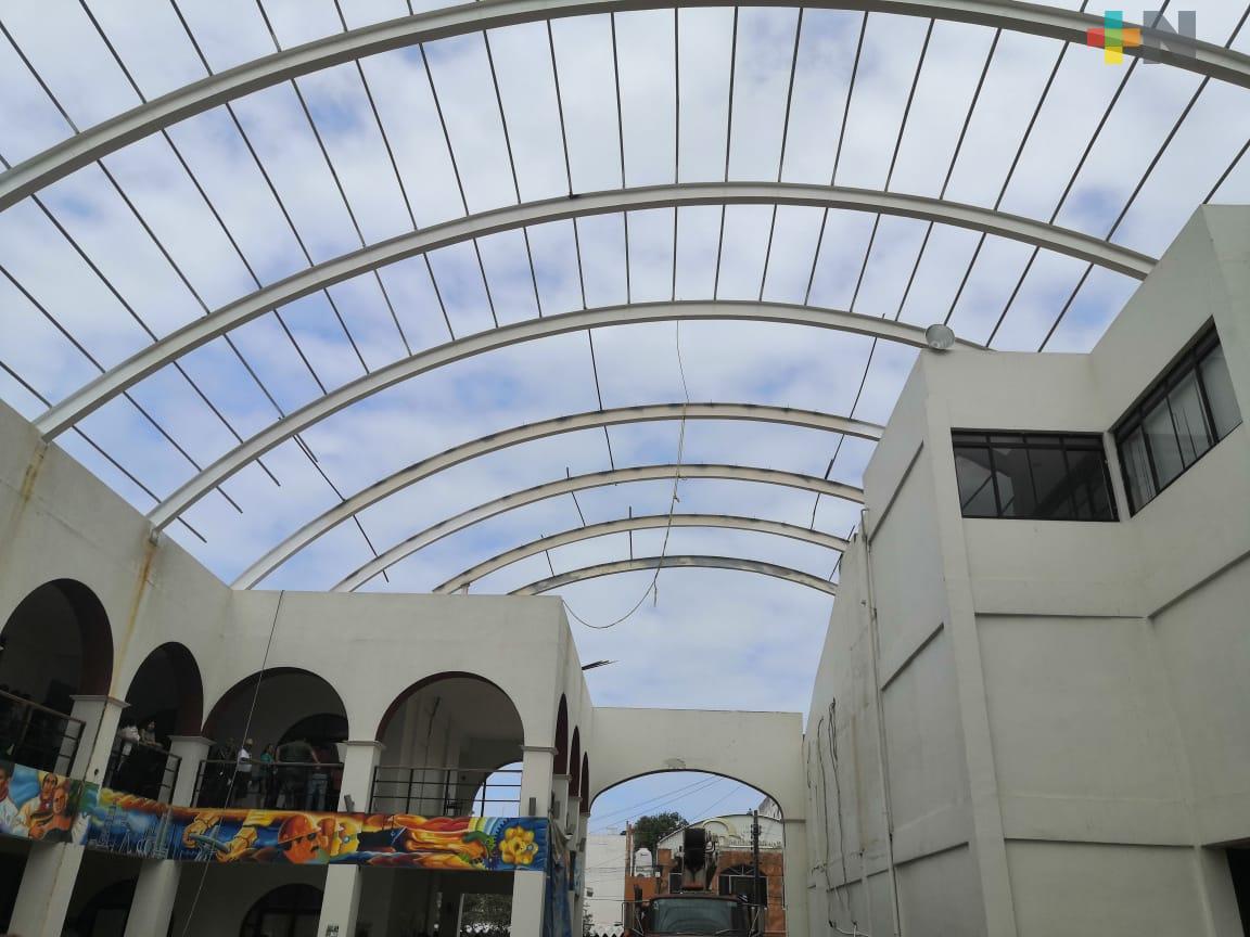 Continúa rehabilitación de domo en Palacio Municipal de Coatzacoalcos
