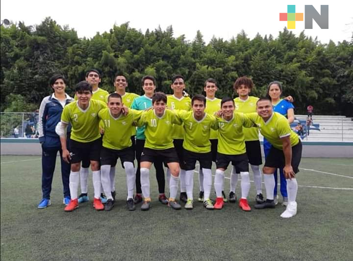 Halcones UV se concentra rumbo a Universiada