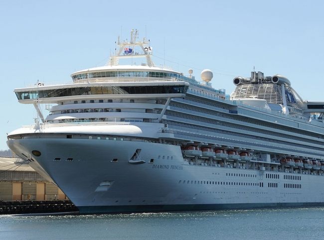 EUA evacuará a connacionales de crucero puesto en cuarentena en Japón