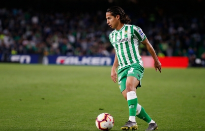 Diego Lainez es operado de urgencia de apendicitis