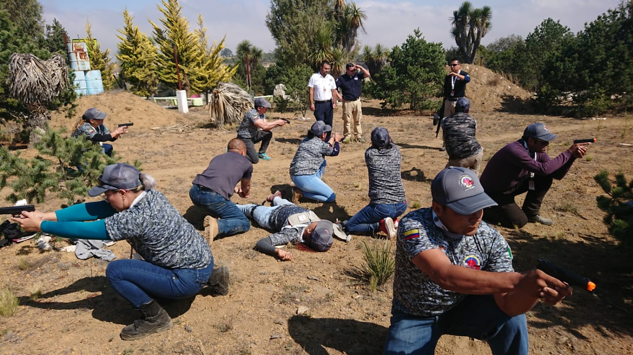 Expertos internacionales y criminólogos capacitan a policías del IPAX