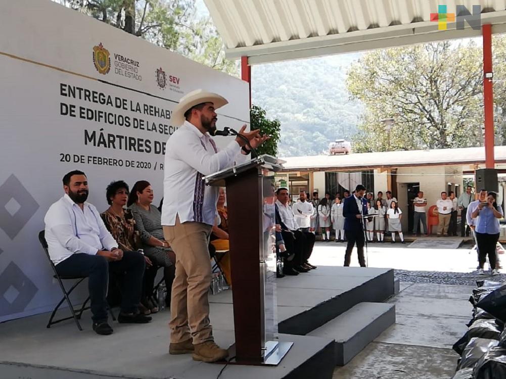 SEV entrega obra de rehabilitación en escuela del municipio de Río Blanco