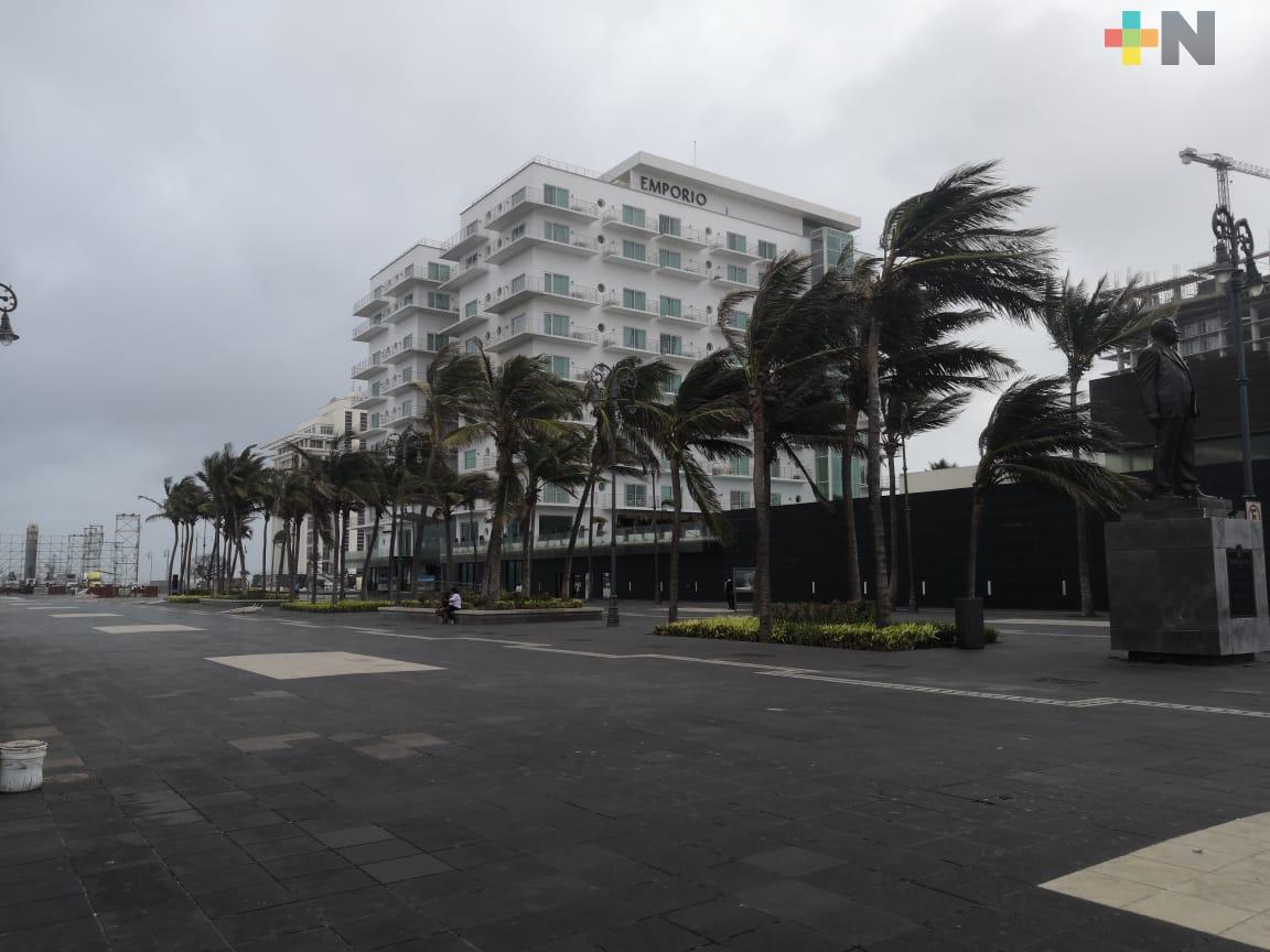 Continúa cerrado el puerto de Veracruz a navegación mayor y menor