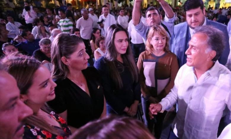 Se disuelve grupo legislativo disidente que servía a familia Yunes