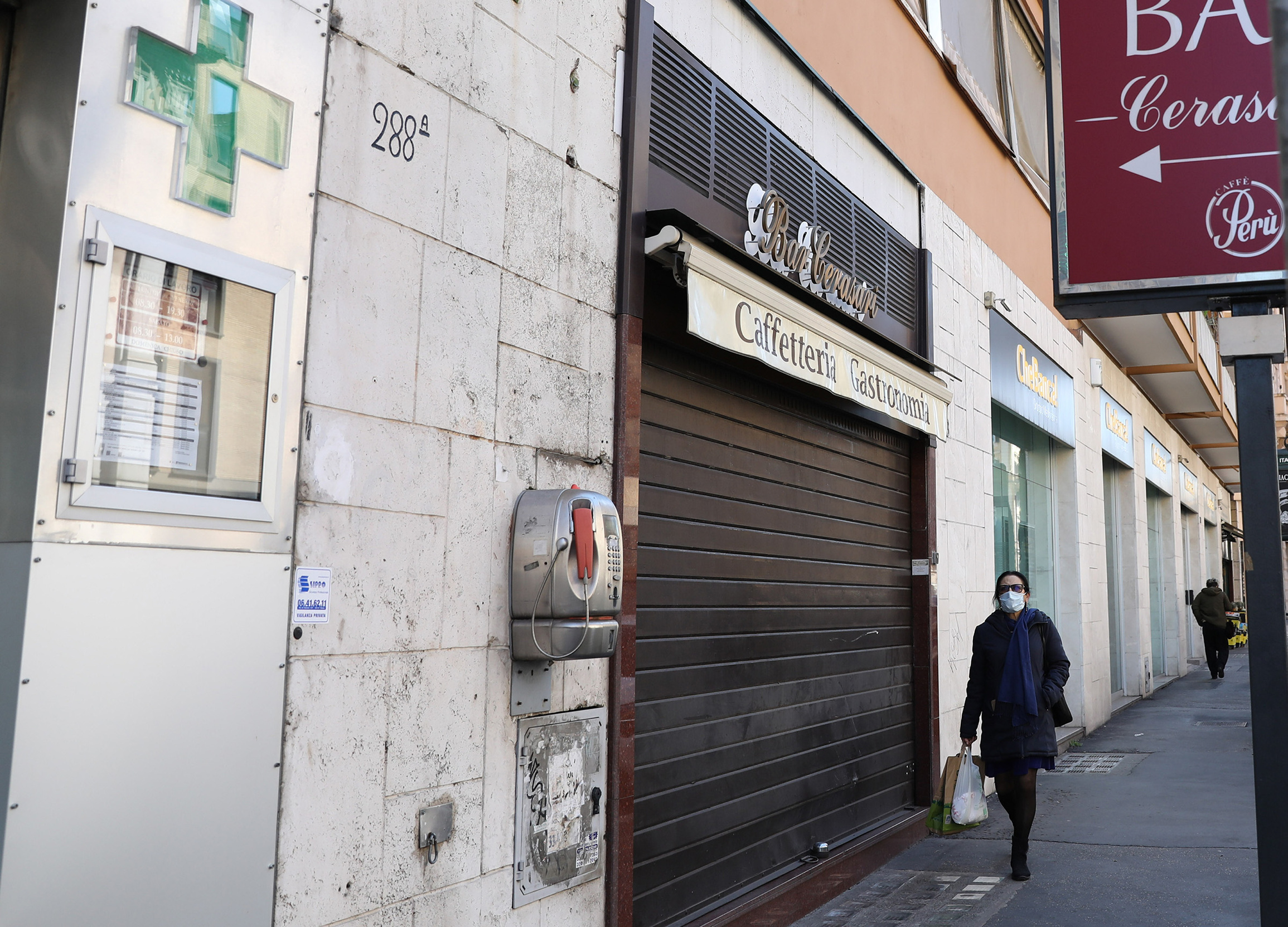 Italia a punto de rebasar a China en muertos por COVID-19