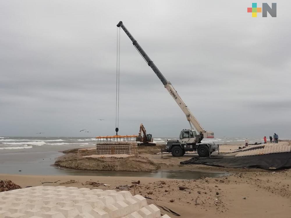 Este viernes, concluye colocación de tapetes de concreto en malecón de Coatzacoalcos