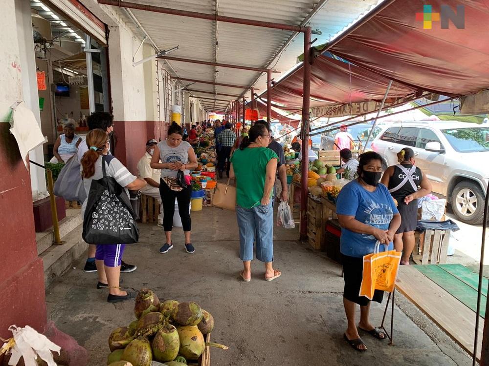 Para prevenir contagios, modifican horarios de atención en mercados de Coatzacoalcos