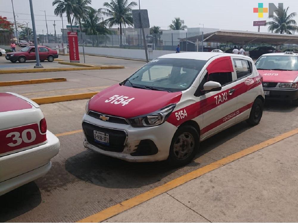 Disminuye trabajo para taxistas de terminal de autobuses de Coatzacoalcos