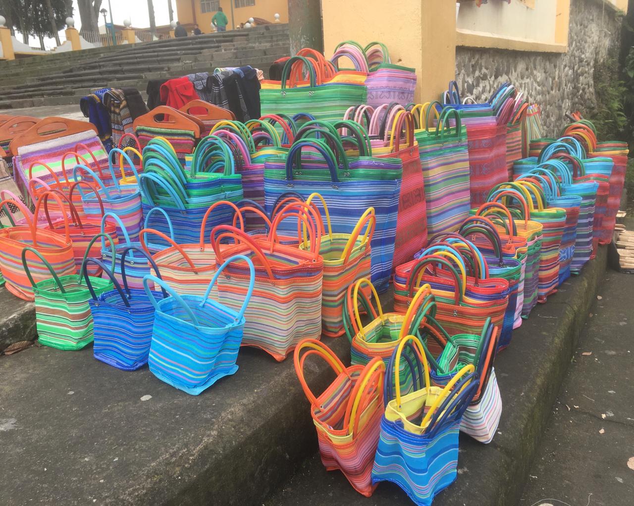 Xico y su venta de bolsas