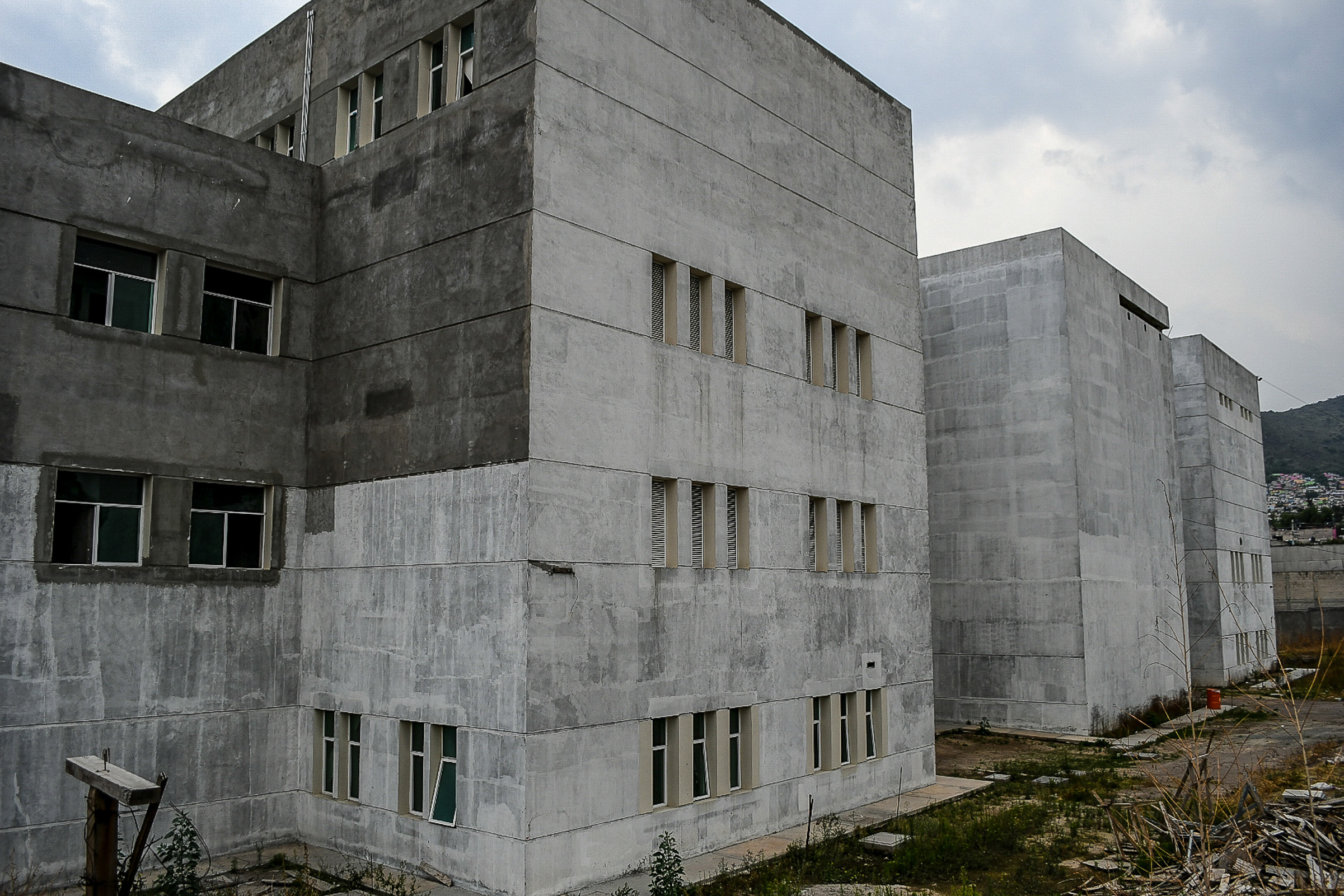 42 obras de infraestructura en el abandono: SCT