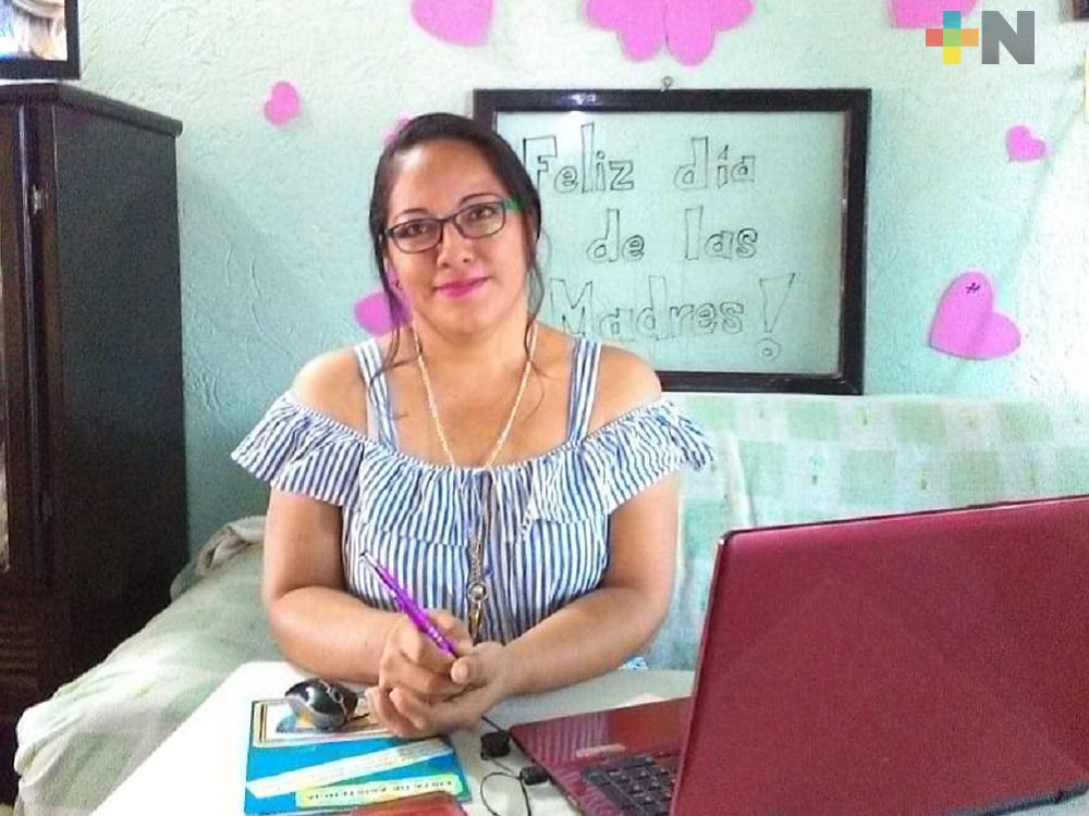 Clases a distancia, un nuevo aprendizaje: Maestra