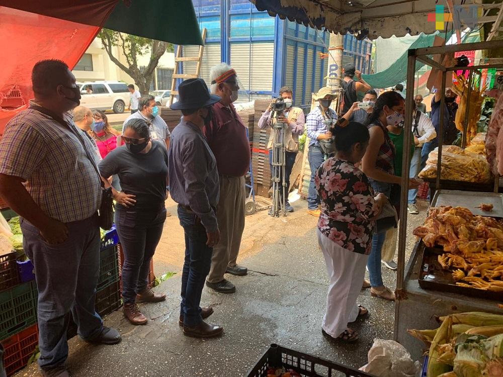 En Coatzacoalcos, piden a vendedores establecidos que soliciten a clientes mantener sana distancia