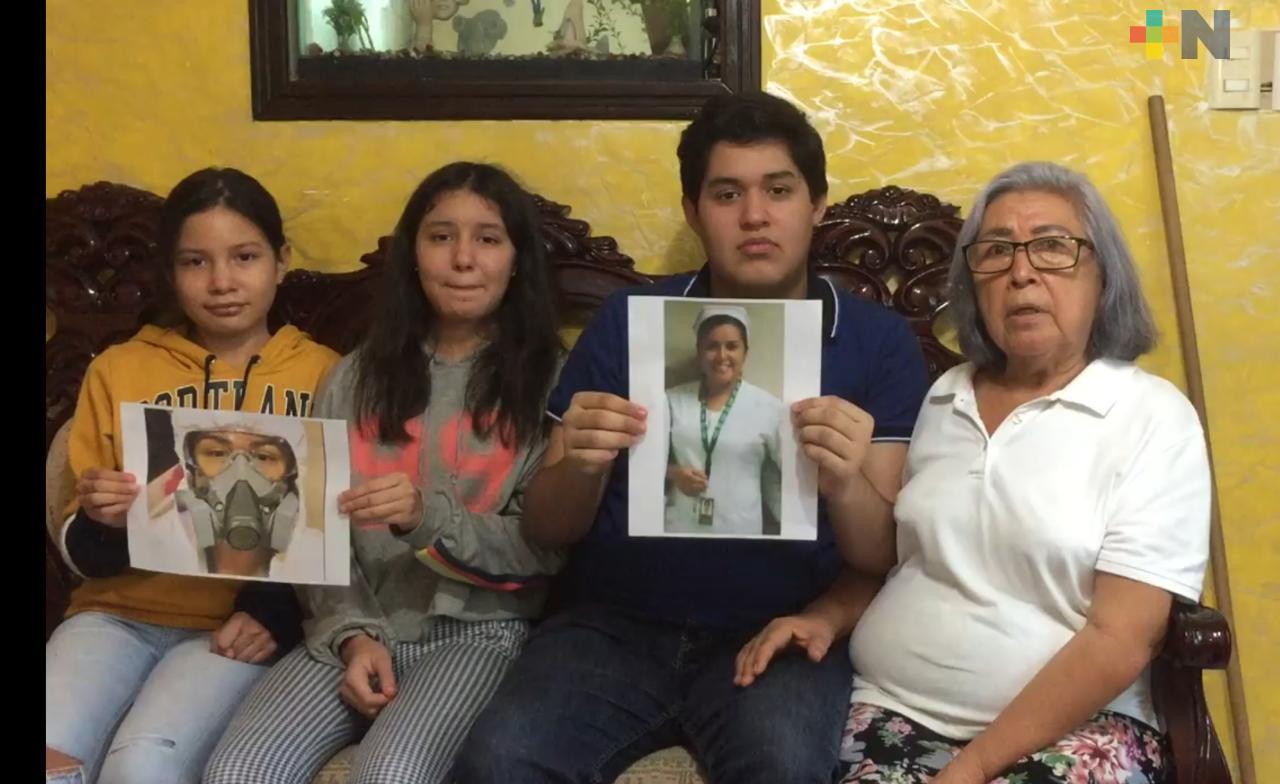 Familiares reconocen labor de enfermera que atiende a pacientes con COVID-19