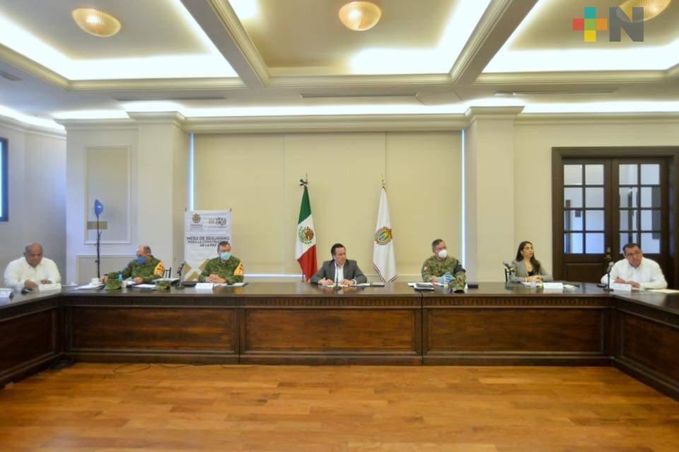 Cuitláhuac y Federación afinan coordinación de operativos en carreteras